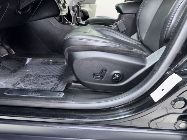 Used 2020 Jeep Cherokee Limited image 5