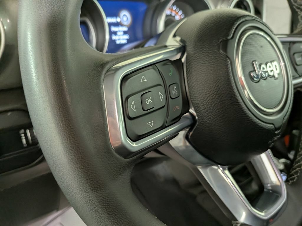 Certified 2023 Jeep Gladiator Overland AWD/4WD image 19