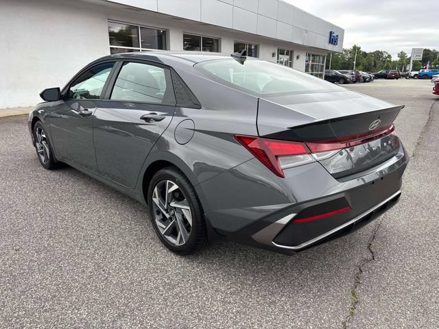 Certified 2025 Hyundai Elantra Sport FWD image 6