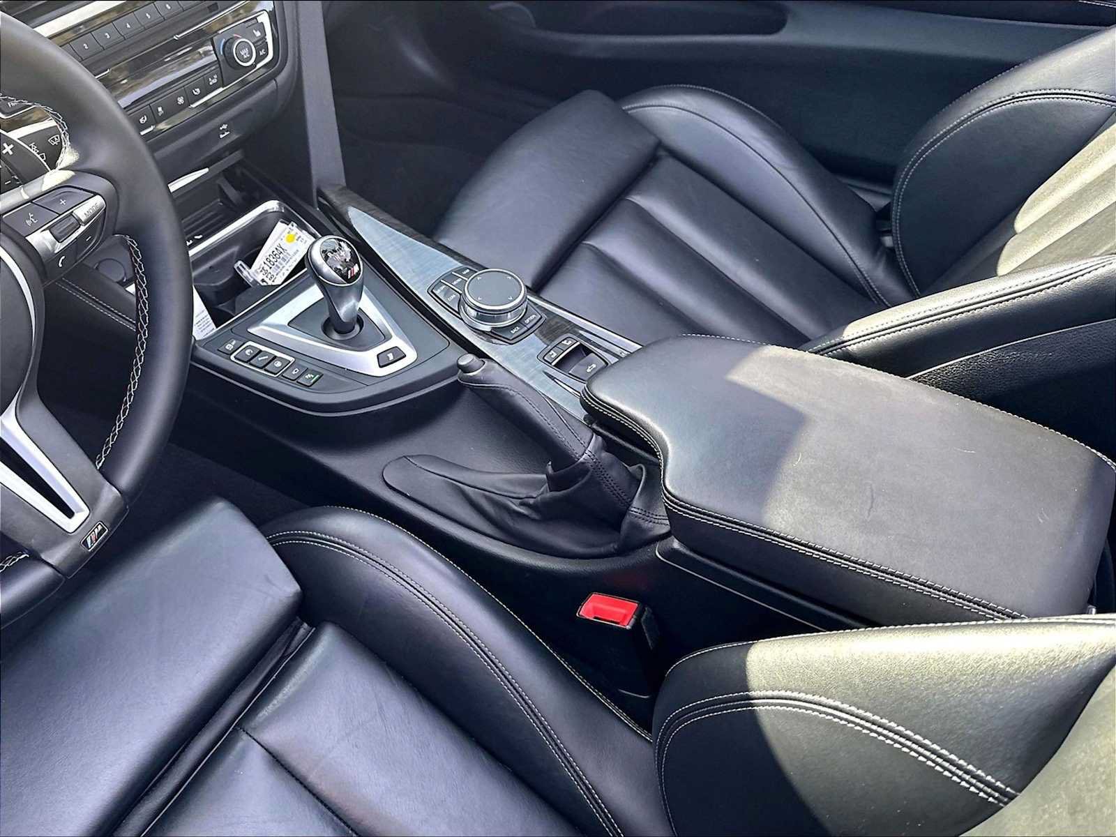 Used 2017 BMW M4 Convertible RWD image 18
