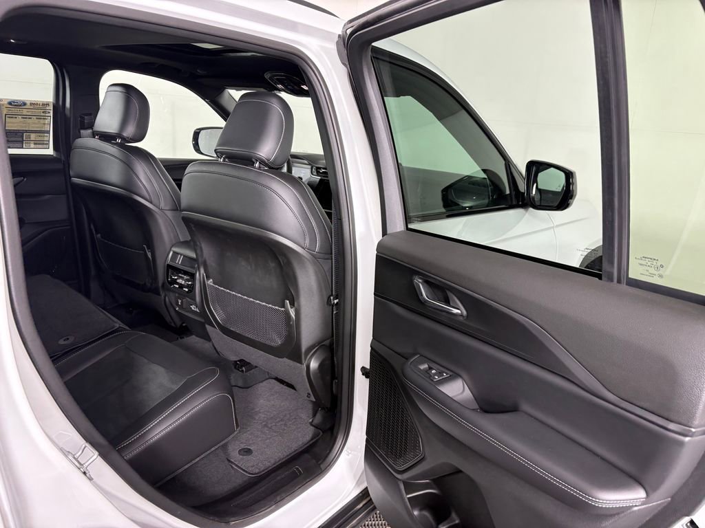 Used 2025 Jeep Grand Cherokee Altitude AWD/4WD image 34