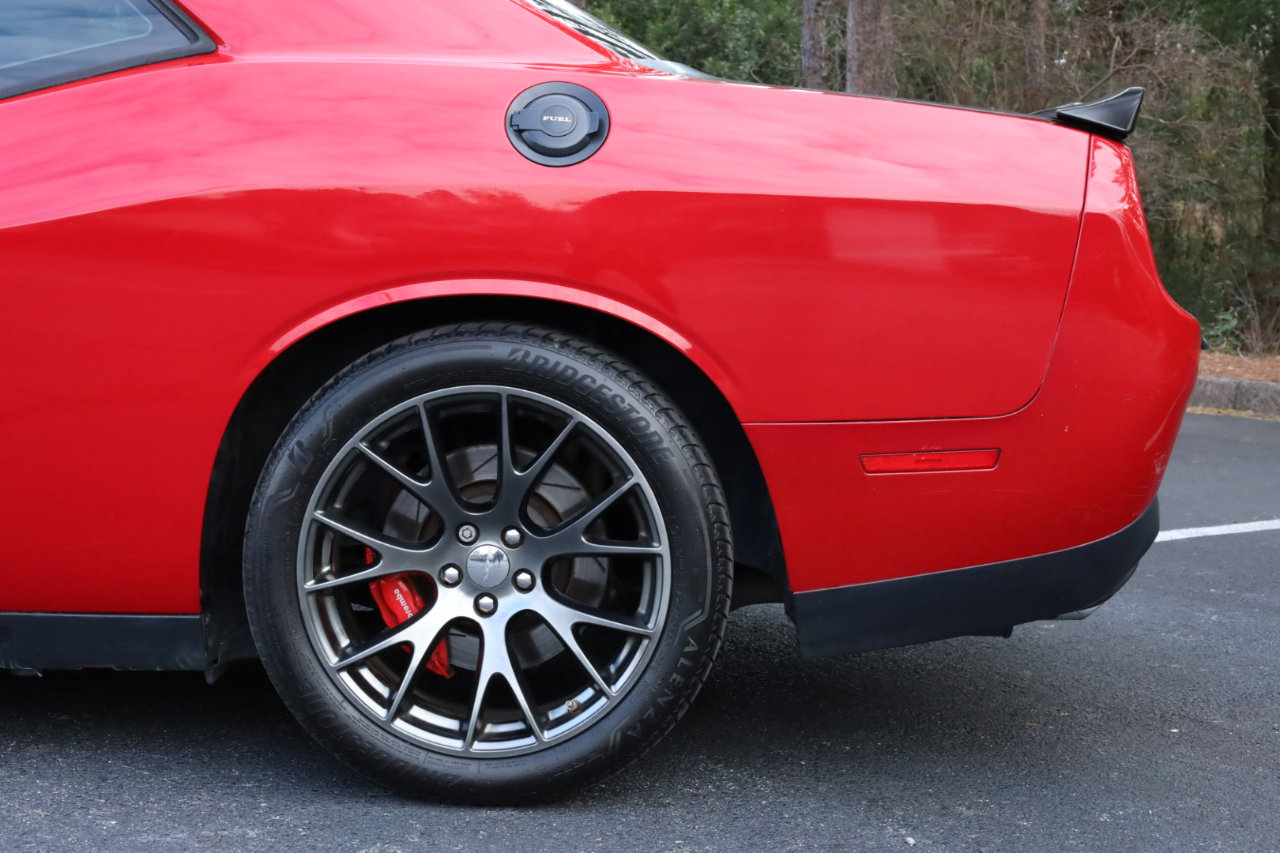 Used 2016 Dodge Challenger SRT w/ Technology Group image 24