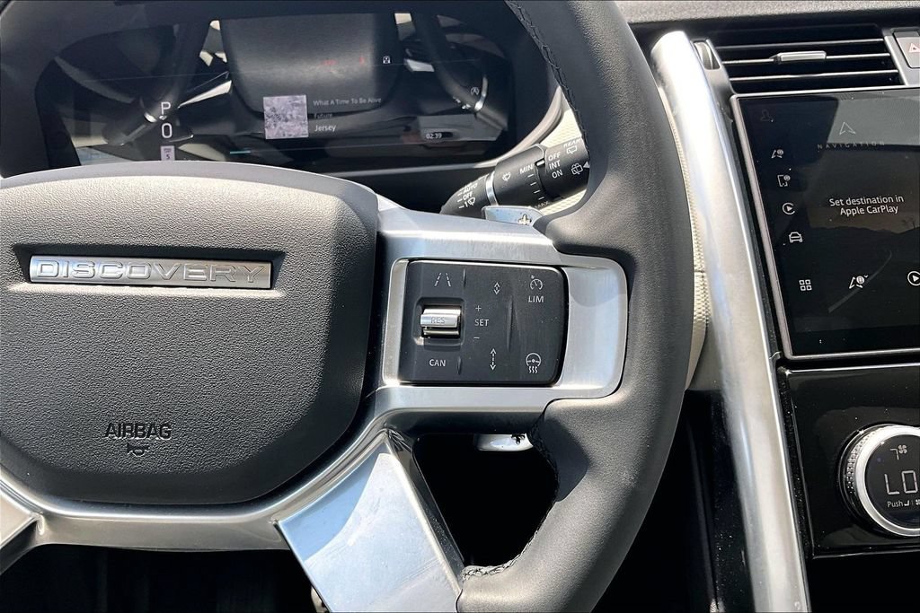 Certified 2025 Land Rover Discovery Dynamic SE AWD/4WD image 21