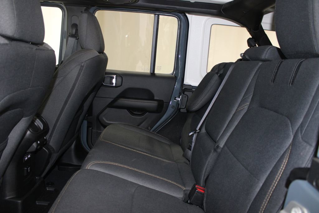 Used 2025 Jeep Wrangler Unlimited Sahara w/ Safety Group image 21