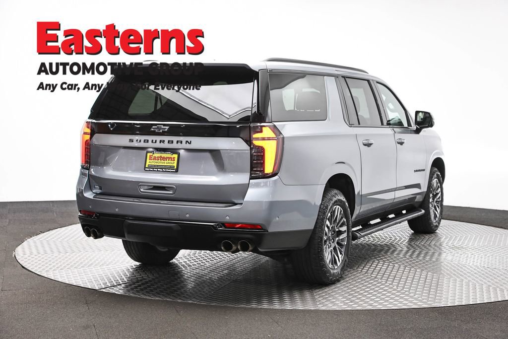 Used 2025 Chevrolet Suburban Z71 image 5