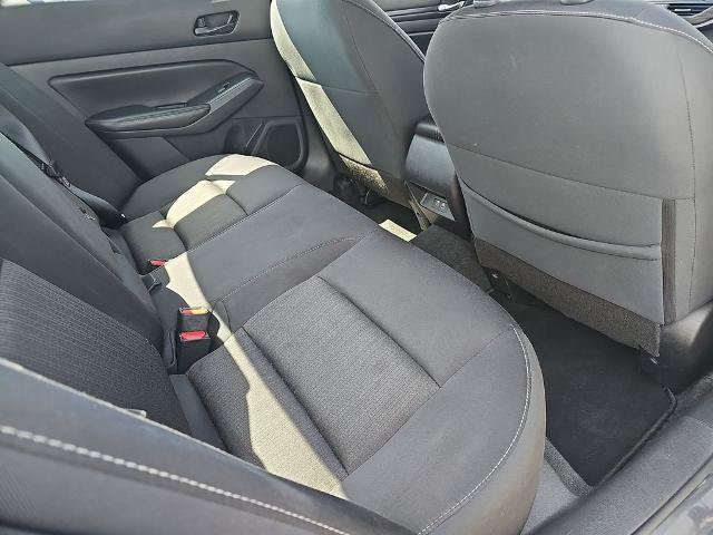Used 2024 Nissan Altima 2.5 SV FWD image 11