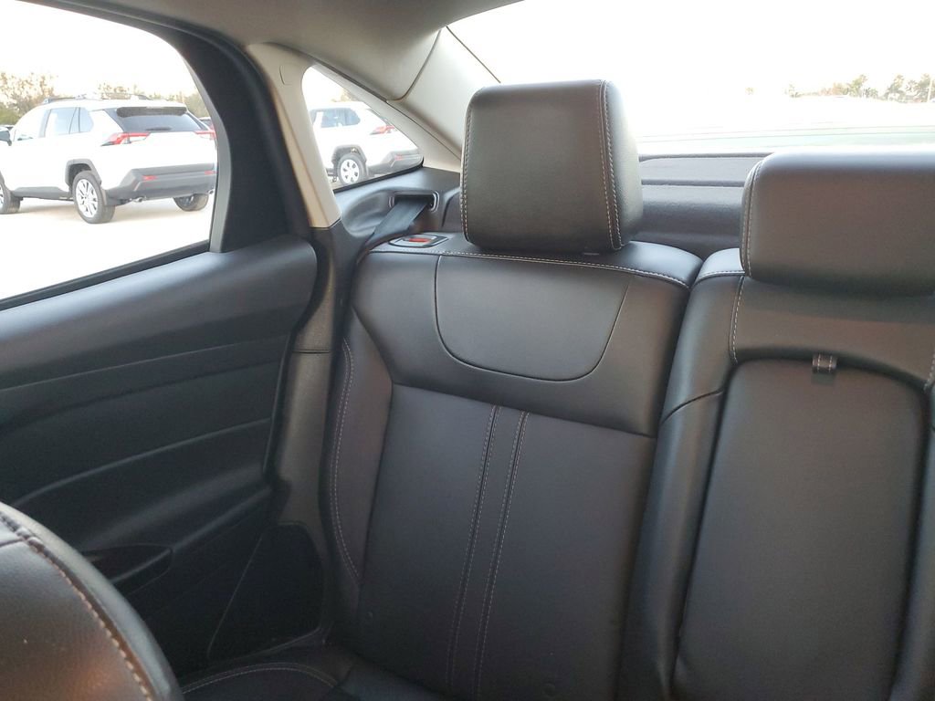 Used 2014 Ford Focus SE w/ Equipment Group 201A image 12