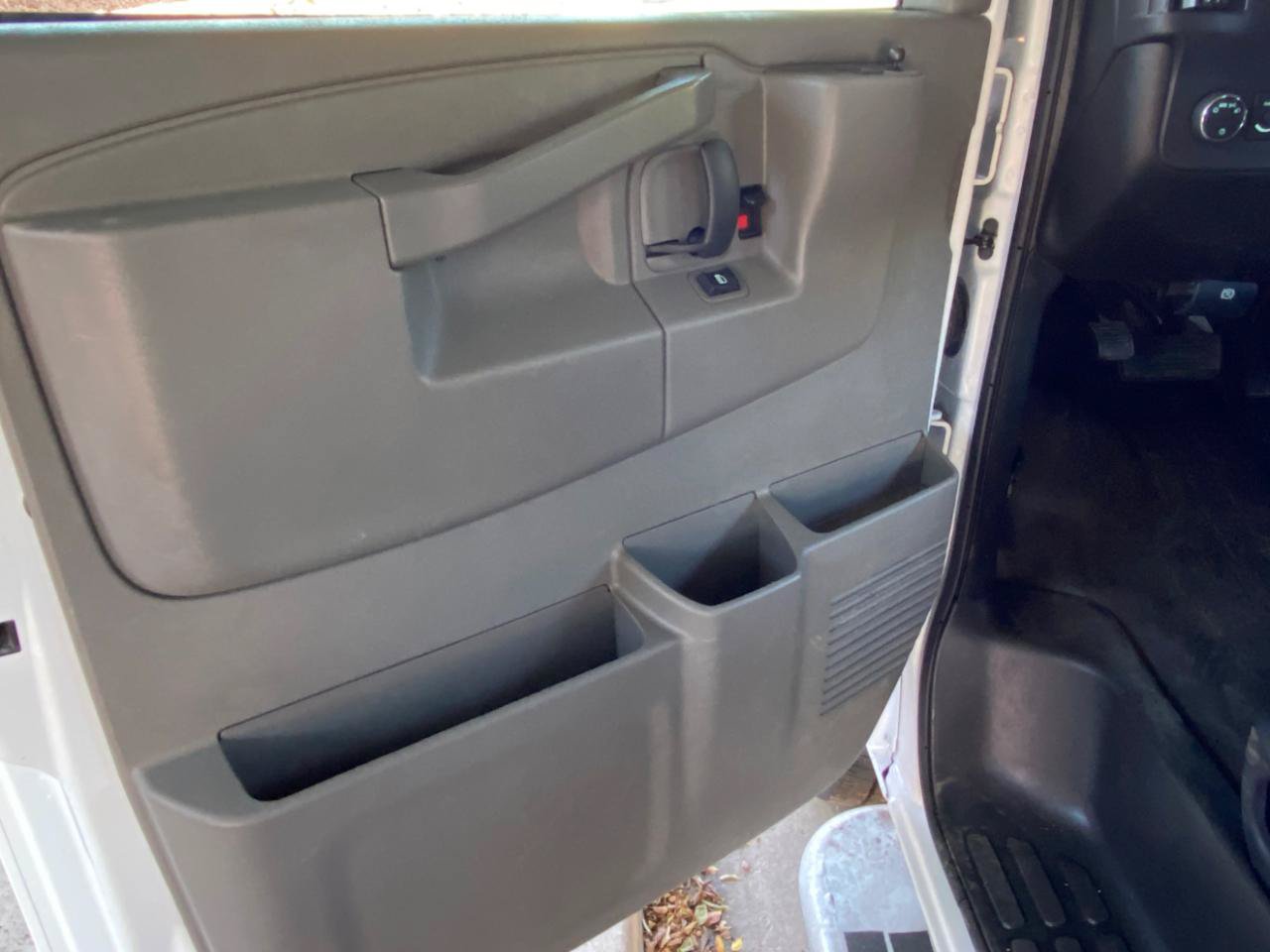 Used 2025 Chevrolet Express 2500 w/ Driver Convenience Package RWD image 24