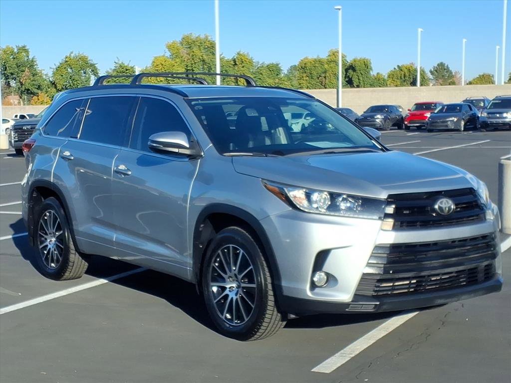 Used 2017 Toyota Highlander SE image 5