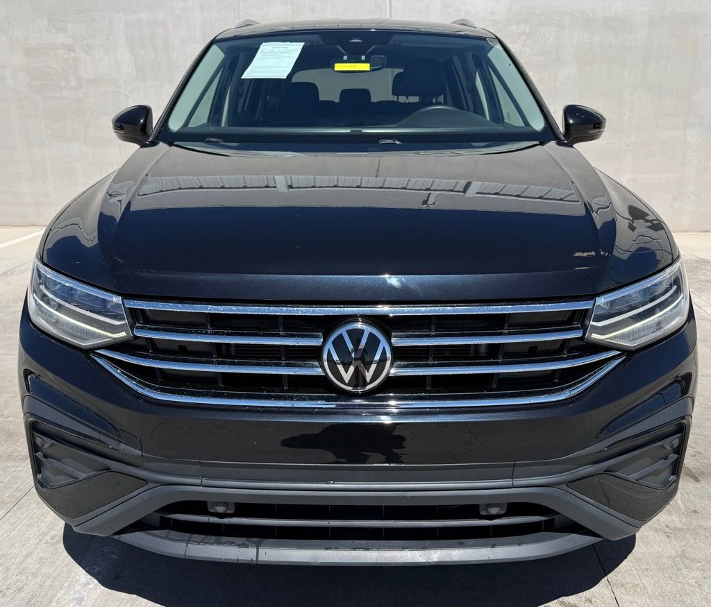 Used 2022 Volkswagen Tiguan SE image 2