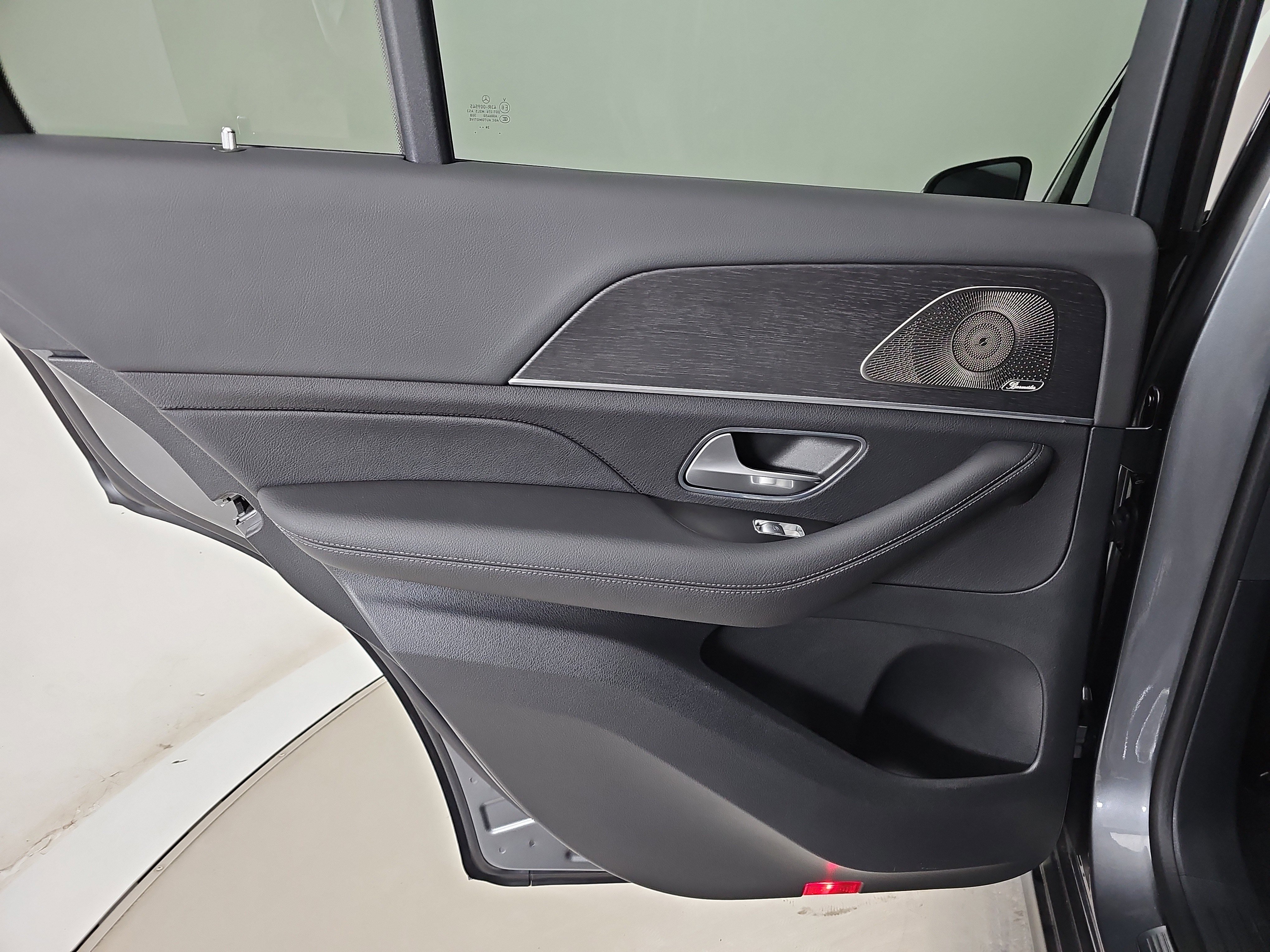 Certified 2025 Mercedes-Benz GLE 450e 4MATIC image 22