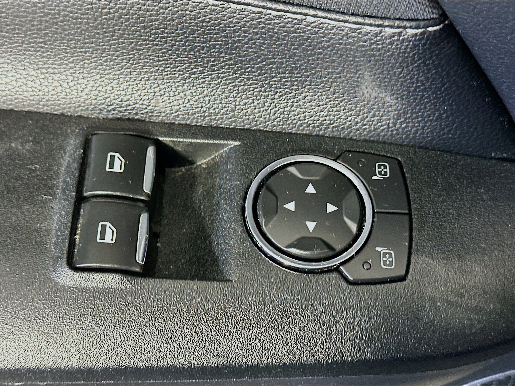 Used 2015 Ford Mustang Coupe w/ Equipment Group 051A RWD image 15