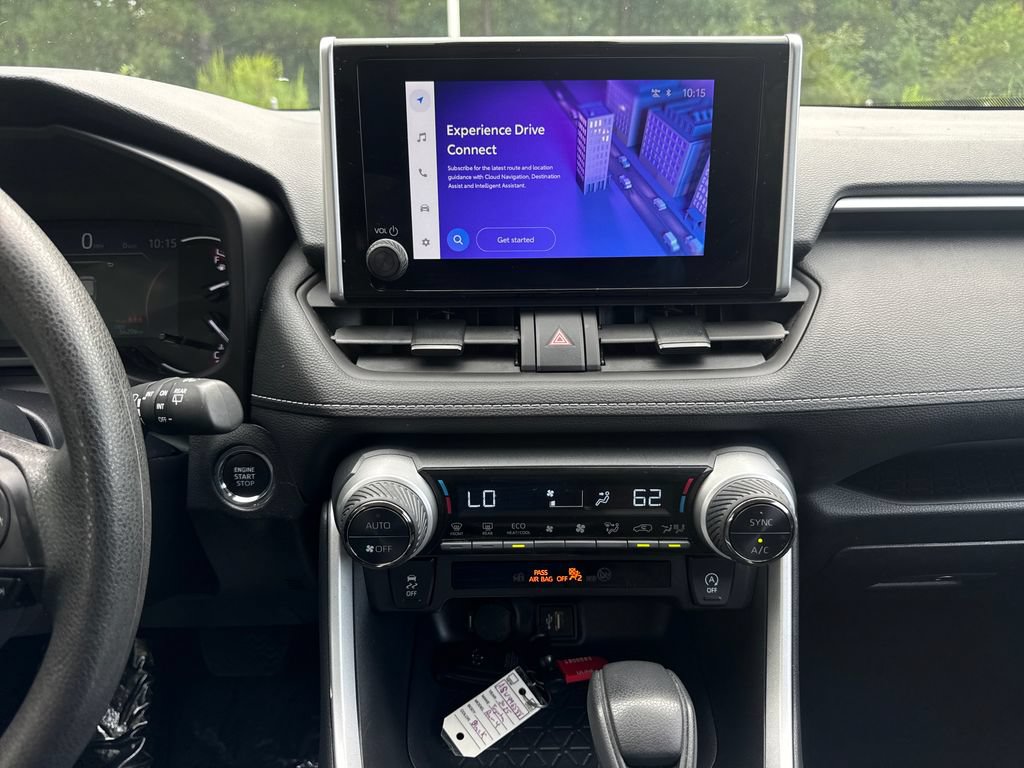 Used 2025 Toyota RAV4 XLE AWD/4WD image 18