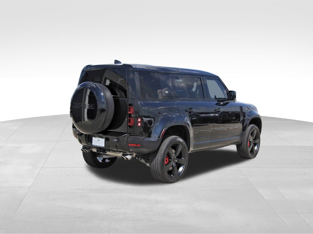 Used 2024 Land Rover Defender 110 SE AWD/4WD image 4