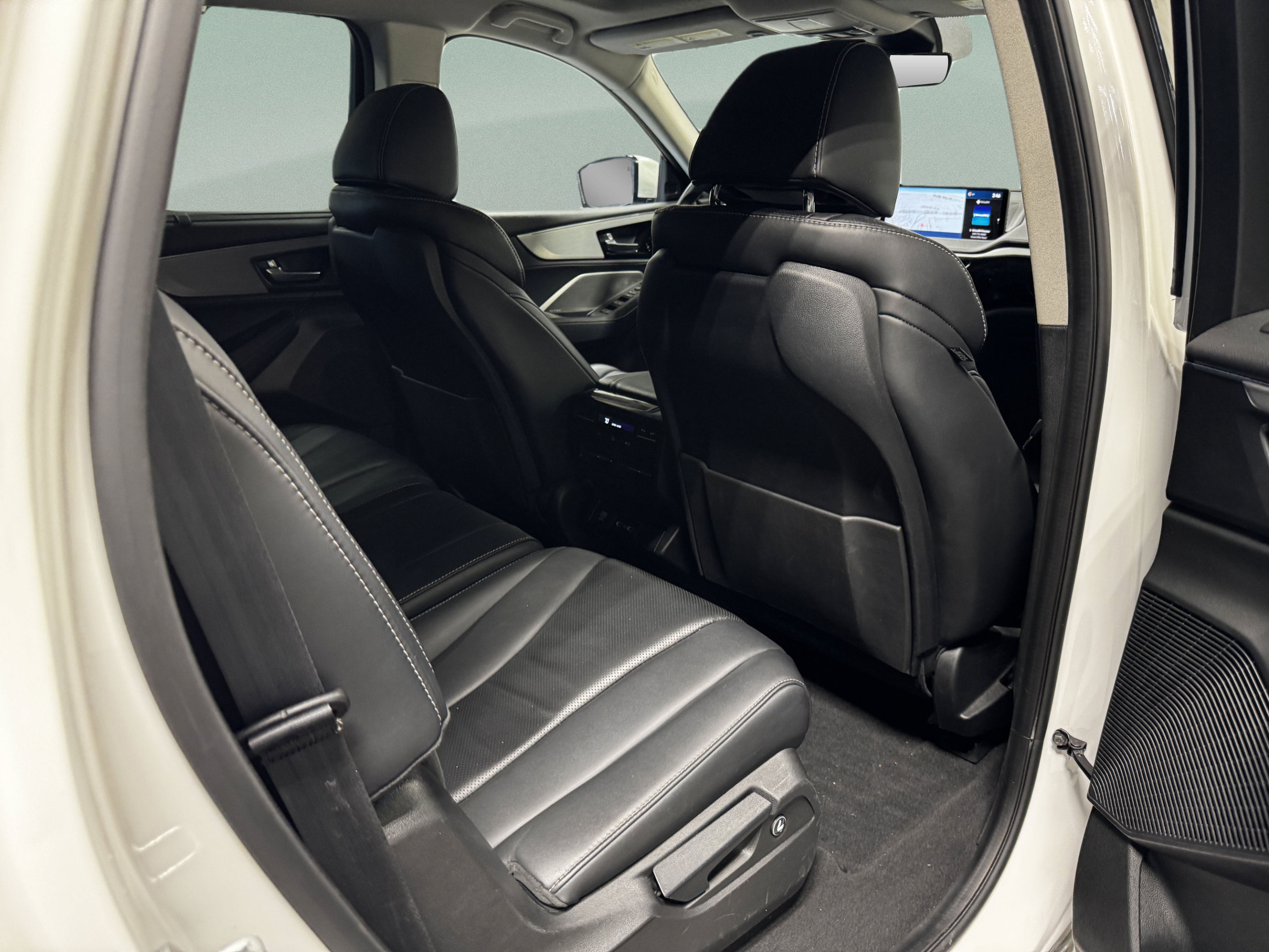 Certified 2023 Acura MDX w/ Technology Package AWD/4WD image 12