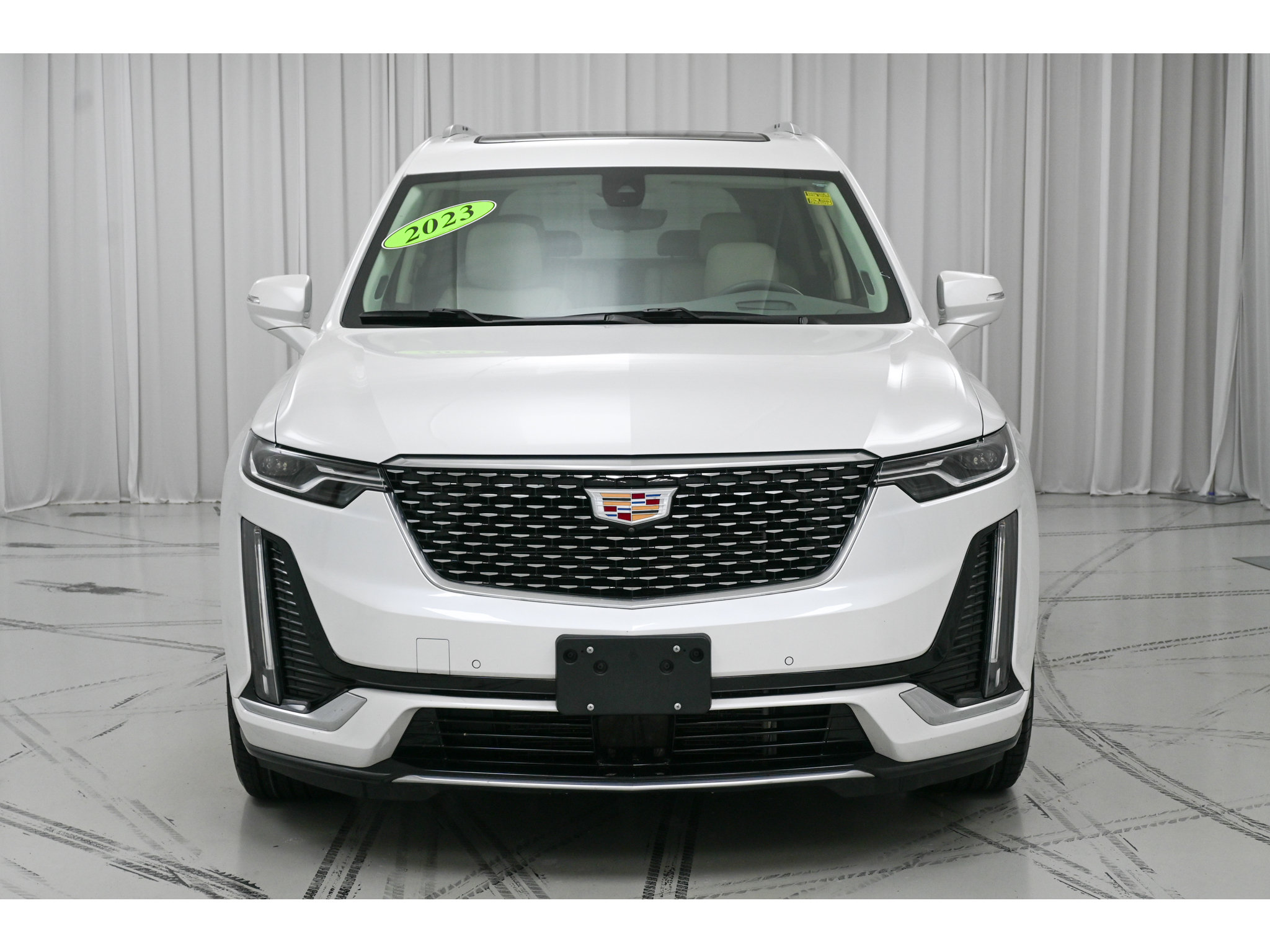 Certified 2023 Cadillac XT6 Premium Luxury w/ Technology Package AWD/4WD image 3