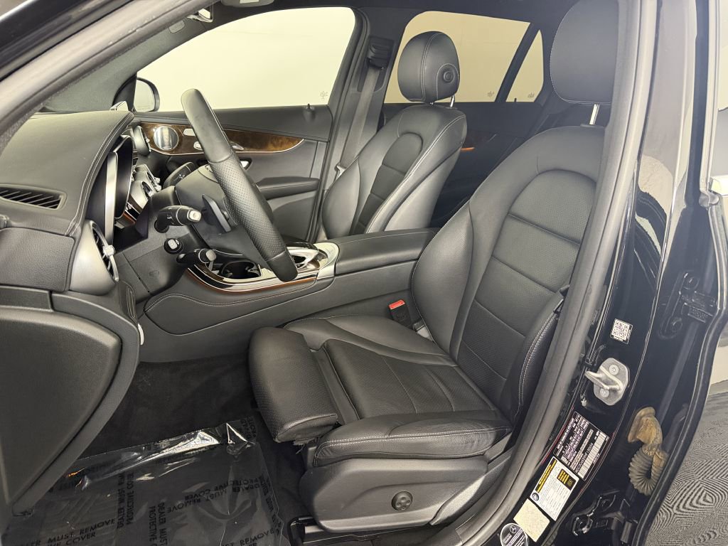Used 2017 Mercedes-Benz GLC 300 4MATIC image 13
