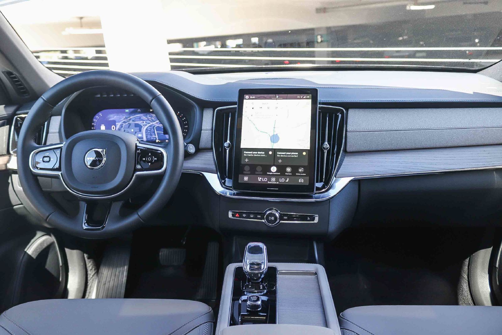 New 2027 Volvo XC90 B6 Plus AWD/4WD image 12