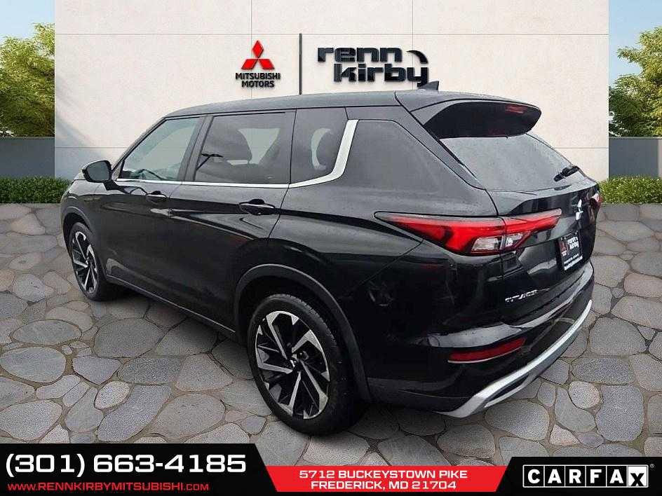 Used 2024 Mitsubishi Outlander SE image 5