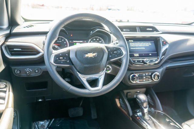 Used 2022 Chevrolet TrailBlazer ACTIV w/ Sun and Liftgate Package FWD image 14