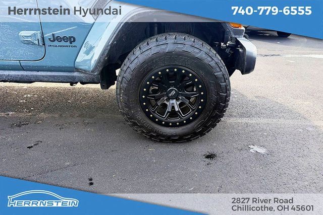 Used 2025 Jeep Gladiator Nighthawk image 28