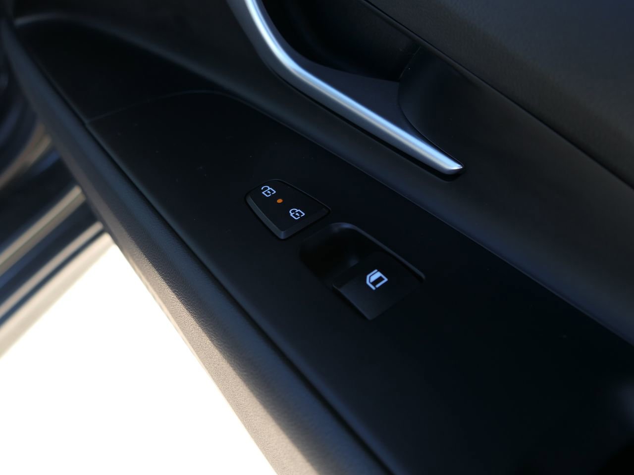 Used 2025 Hyundai Elantra Blue image 24