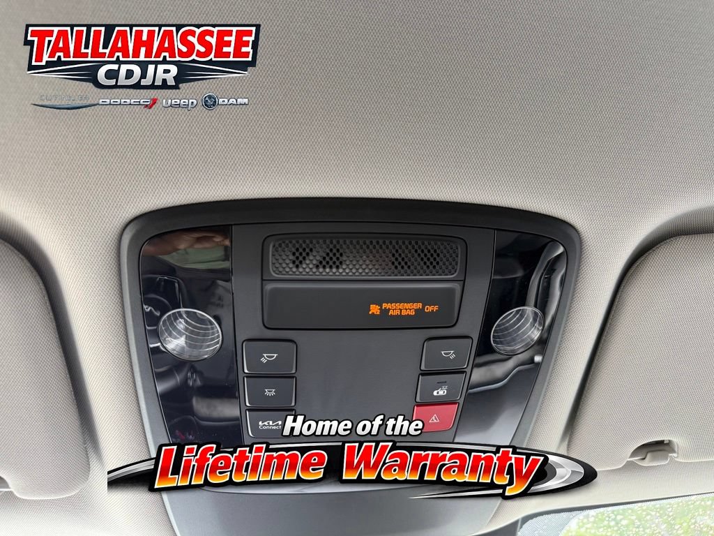 Used 2024 Kia Carnival EX FWD image 15