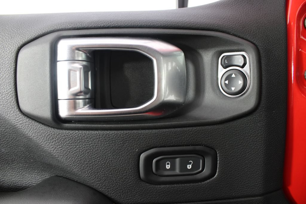 Used 2025 Jeep Wrangler Unlimited Sahara w/ Safety Group AWD/4WD image 14