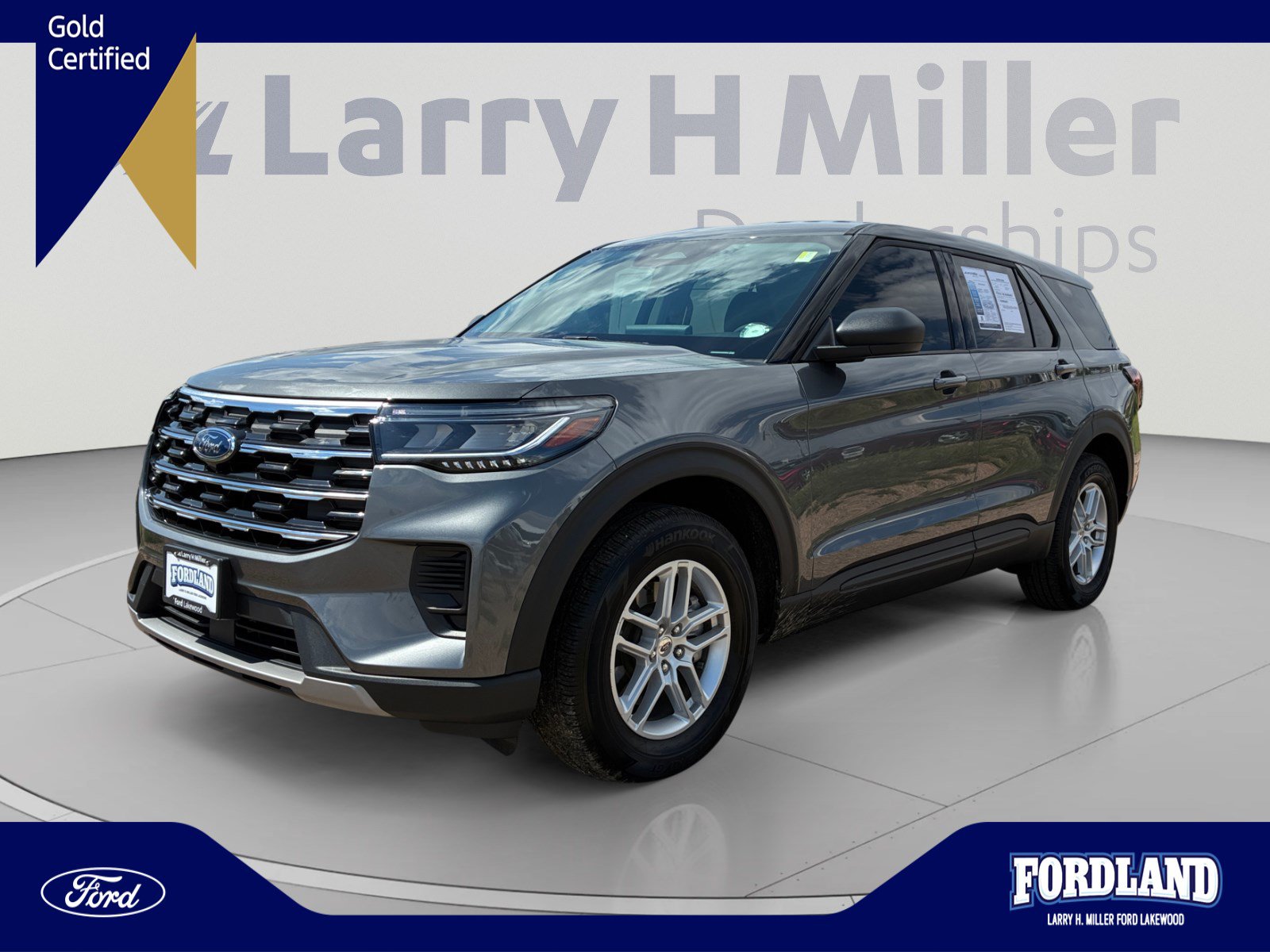 Used 2026 Ford Explorer Active AWD/4WD image 1