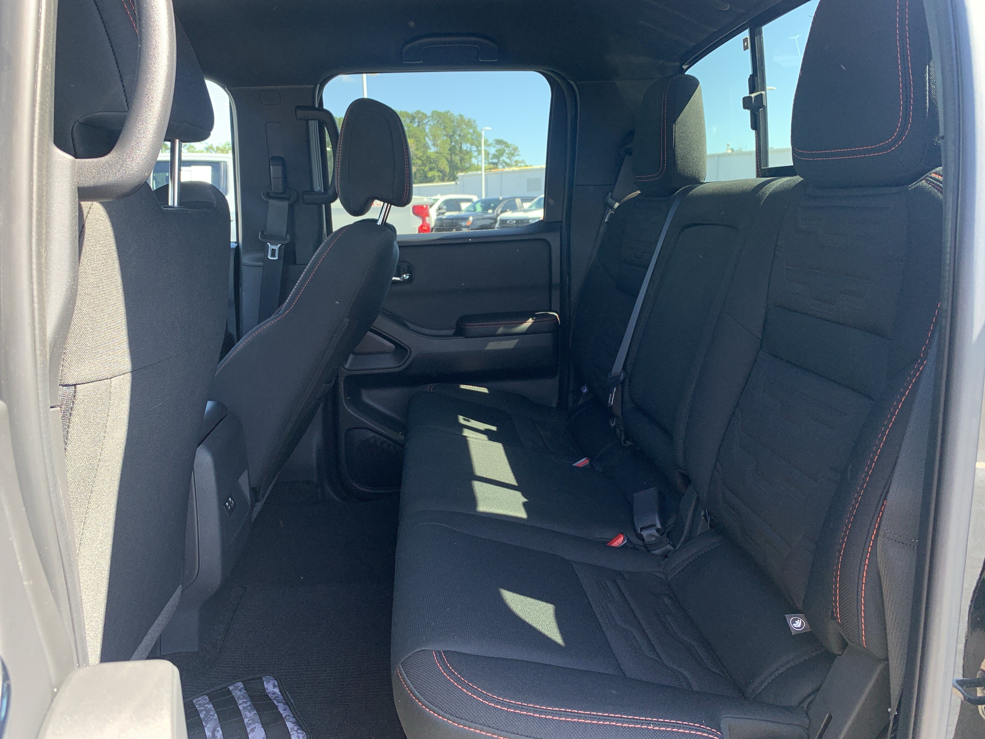 Used 2025 Nissan Frontier PRO-4X AWD/4WD image 29