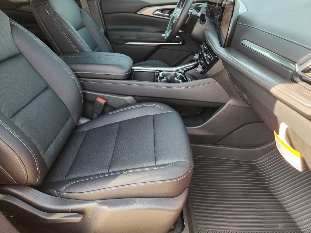New 2026 Chevrolet Traverse LT w/ Driver Confidence Package FWD image 10