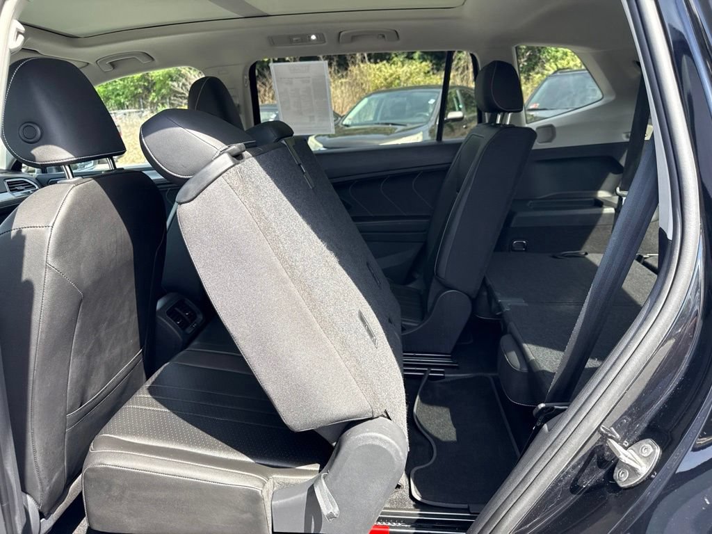 Used 2023 Volkswagen Tiguan SE w/ Panoramic Sunroof Package FWD image 33