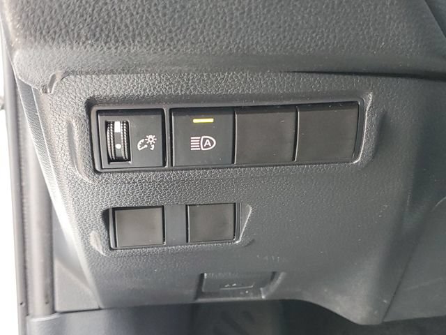 Used 2022 Toyota Corolla Cross LE AWD/4WD image 8