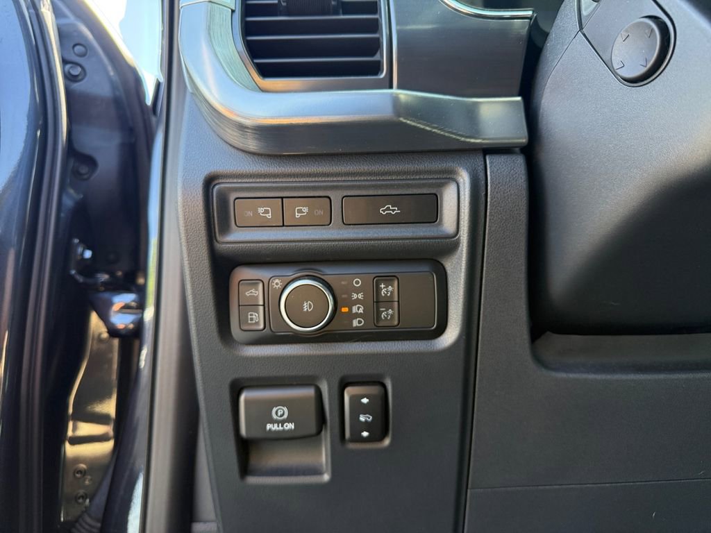 Used 2022 Ford F150 Lariat w/ Equipment Group 502A High AWD/4WD image 26