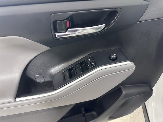 Used 2022 Toyota Highlander XLE image 23