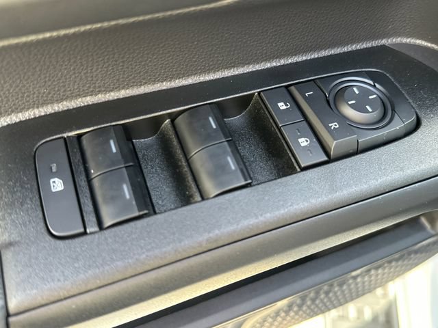 Used 2025 Toyota 4Runner SR5 AWD/4WD image 22