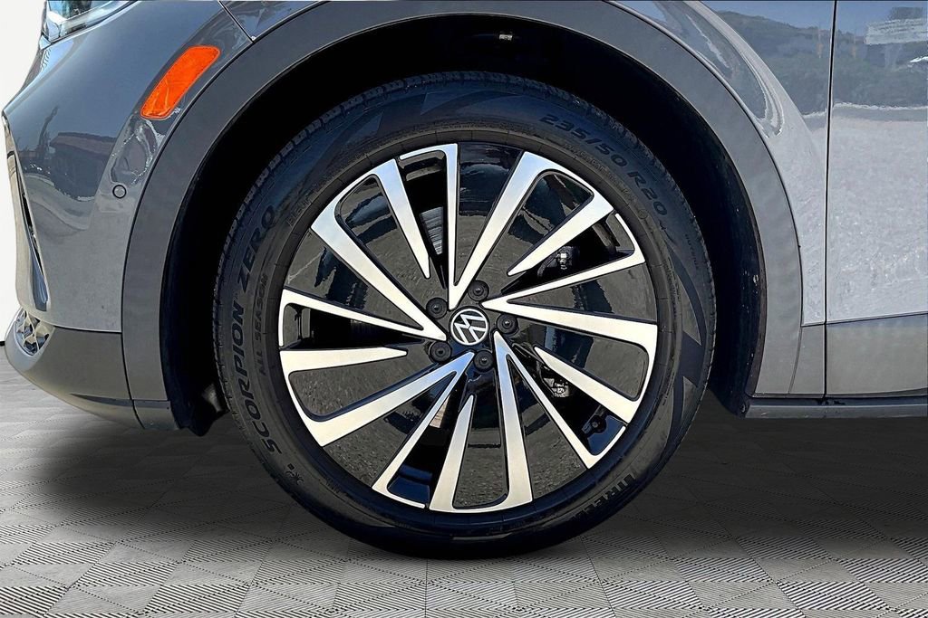 Used 2023 Volkswagen ID.4 Pro S Plus RWD image 33