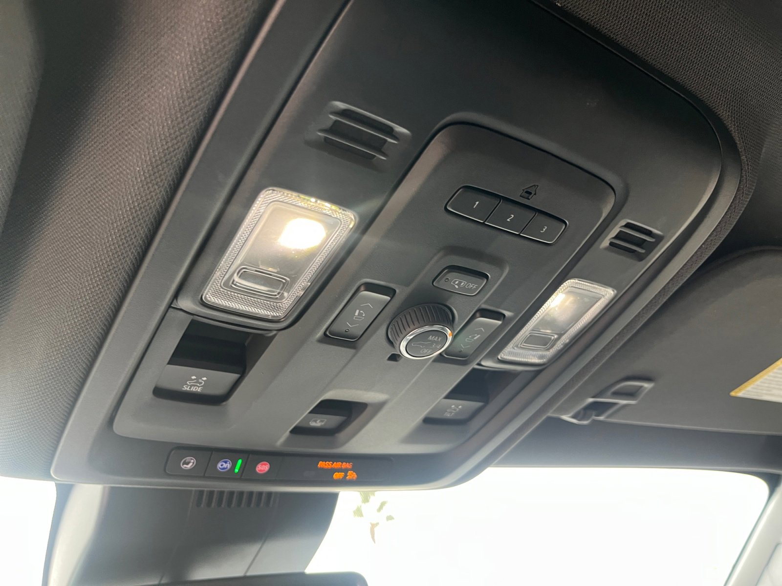 Used 2023 Chevrolet Tahoe Z71 w/ Luxury Package image 32