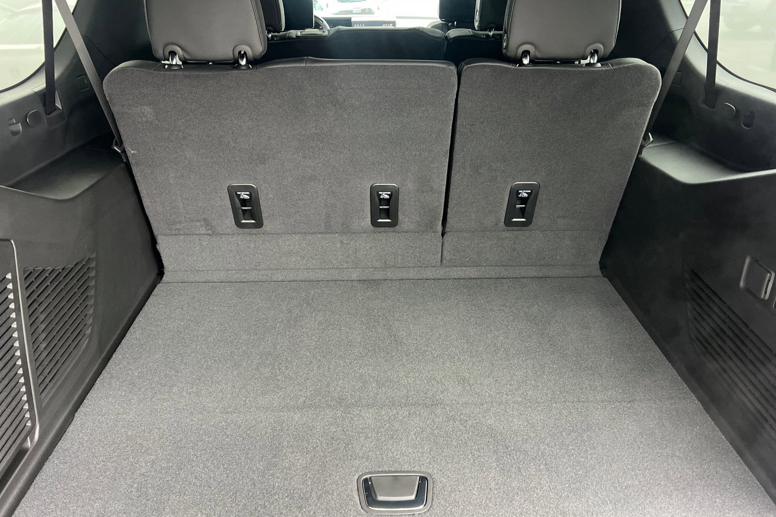 New 2026 GMC Yukon XL Denali w/ Denali Reserve Package image 16