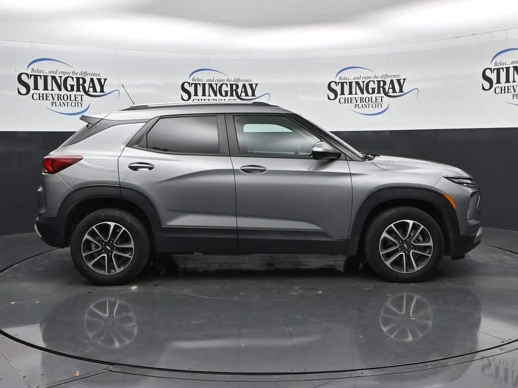 Used 2025 Chevrolet TrailBlazer LT FWD image 8