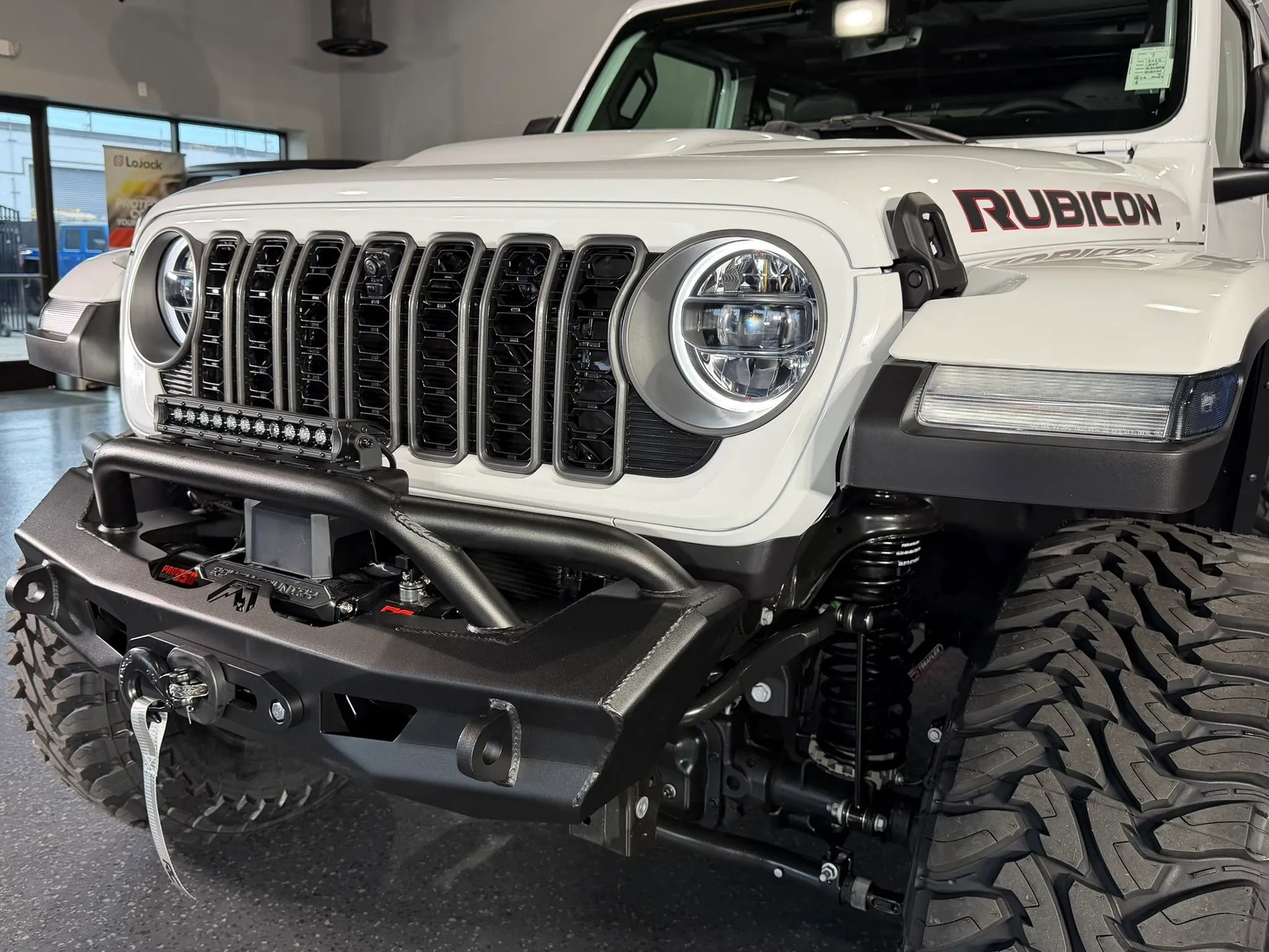 Used 2025 Jeep Gladiator Rubicon w/ Safety Group AWD/4WD image 6