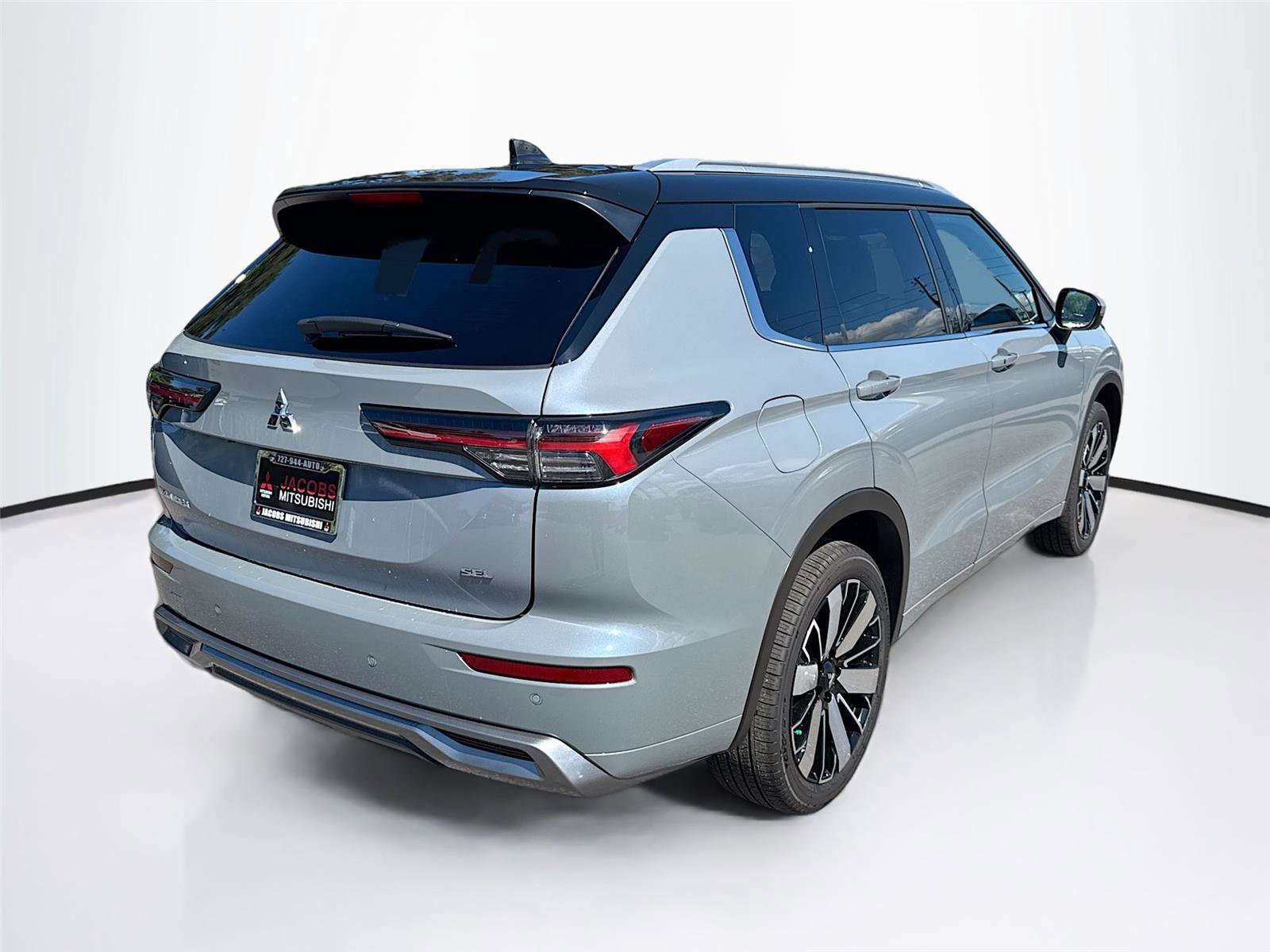 New 2025 Mitsubishi Outlander SEL image 7