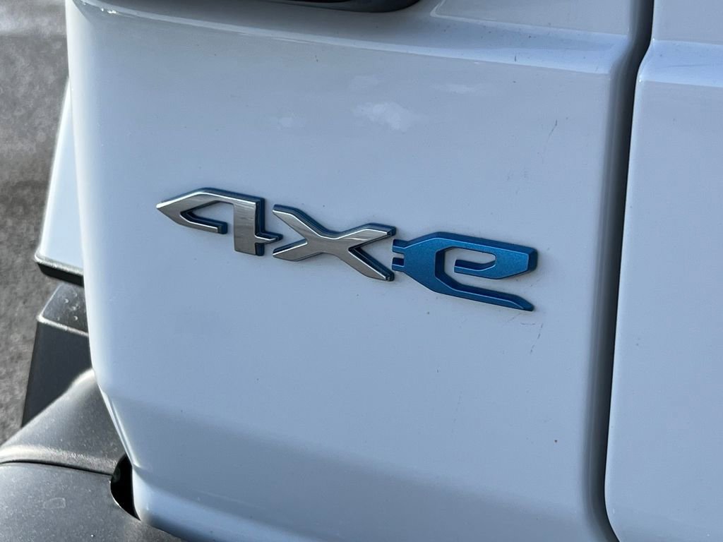 Used 2022 Jeep Wrangler Unlimited Sahara w/ Cold Weather Group image 15