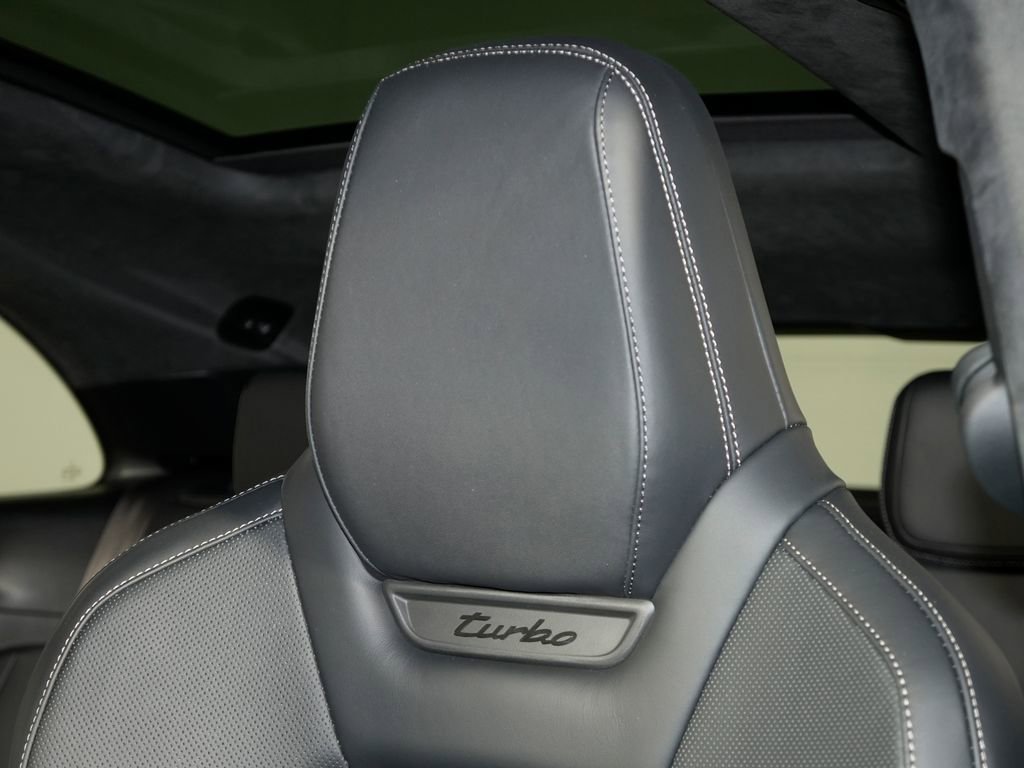 New 2026 Porsche Macan Turbo Electric image 19