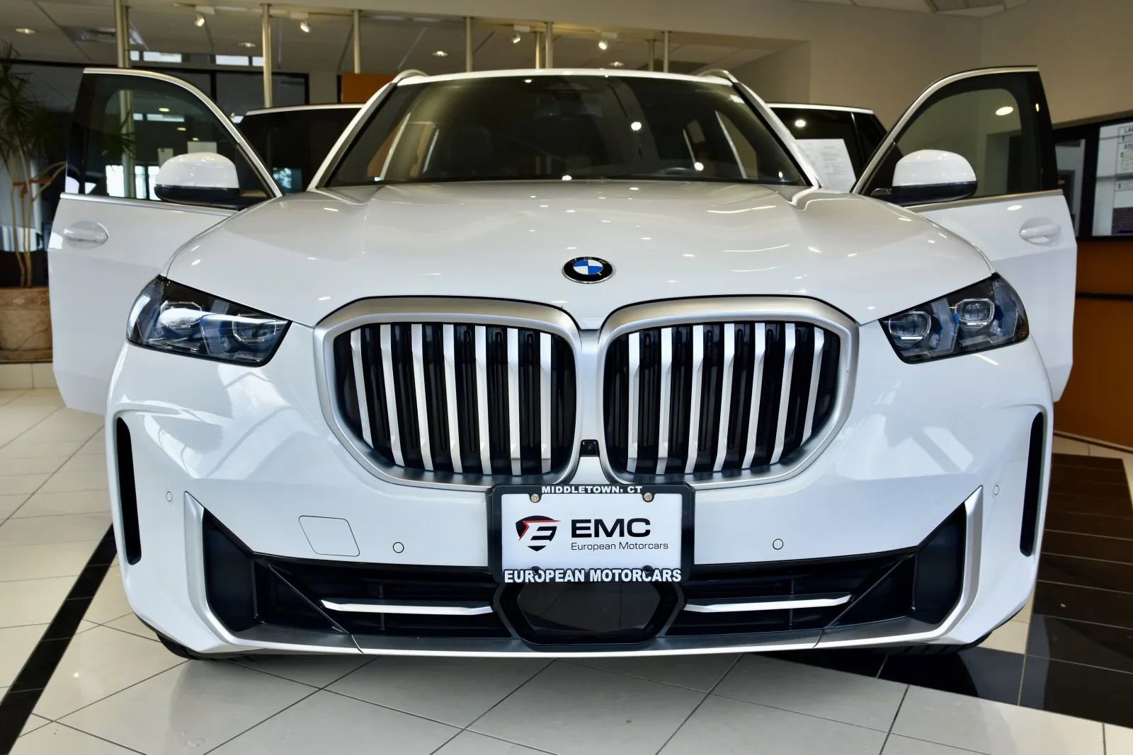 Used 2026 BMW X5 xDrive40i AWD/4WD image 2