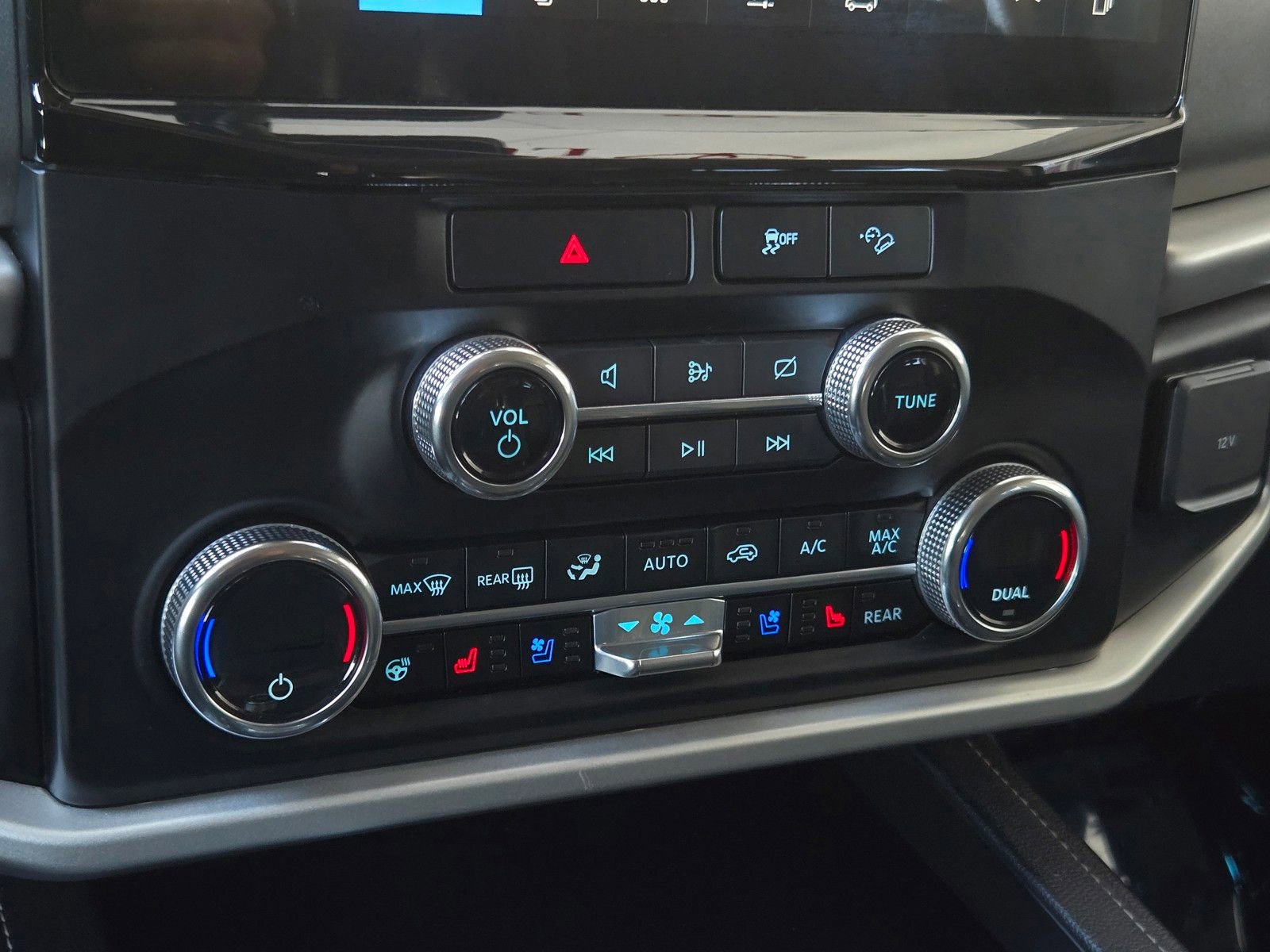 Used 2023 Ford Expedition Max XLT image 21