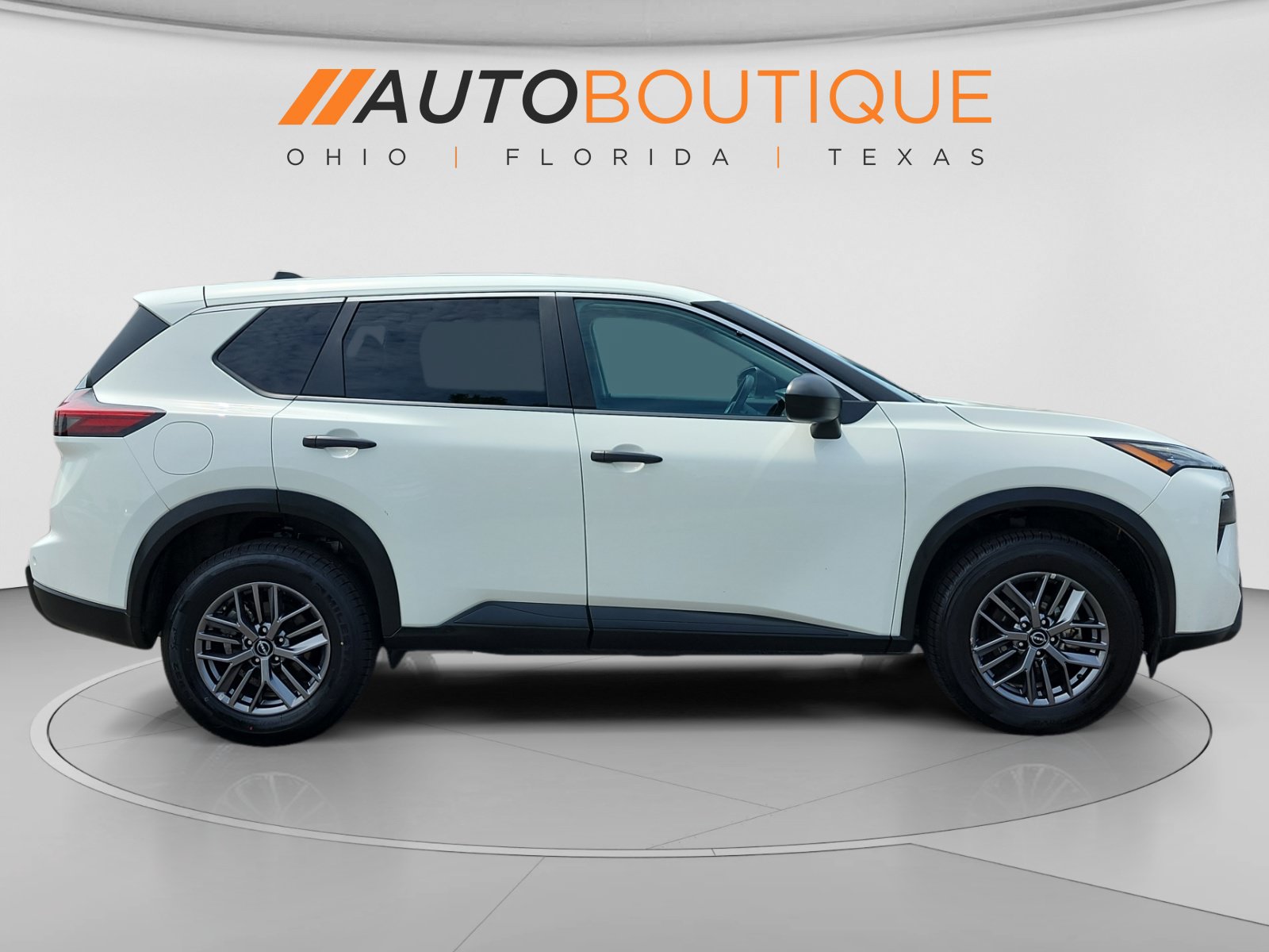 Used 2024 Nissan Rogue S AWD/4WD image 6
