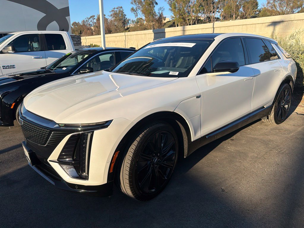 Used 2024 Cadillac Lyriq Sport RWD image 2
