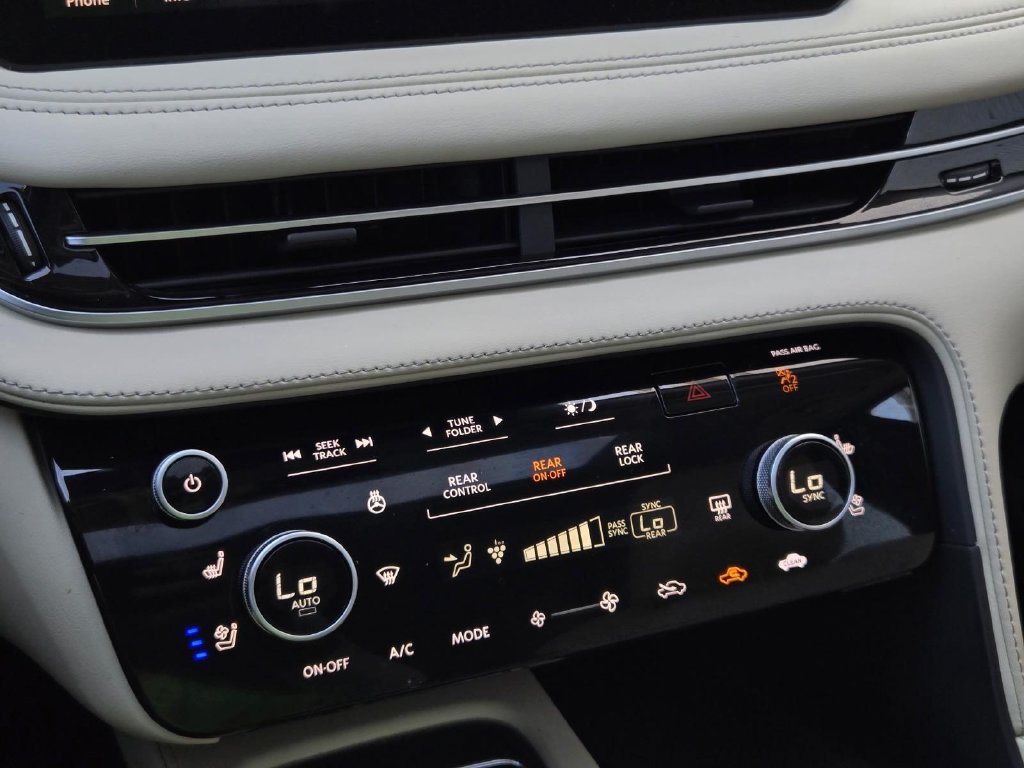 Used 2023 INFINITI QX60 Sensory w/ Vision Package AWD/4WD image 24