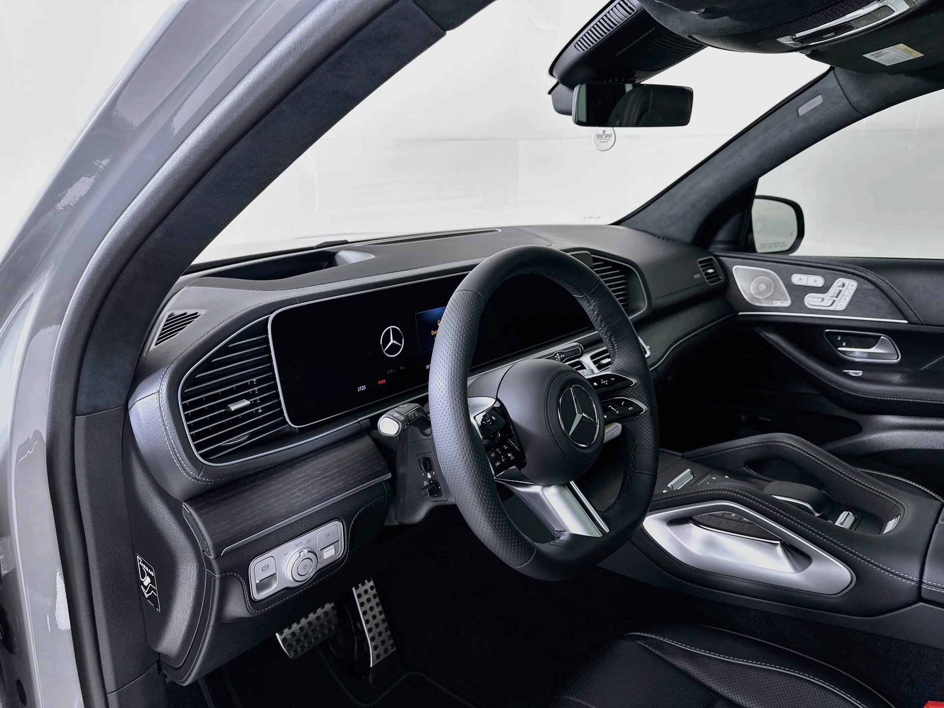 New 2026 Mercedes-Benz GLS 580 4MATIC image 10